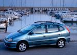 Nissan Almera Tino 2000 года